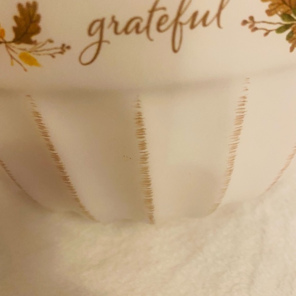 Kitchen/Holiday Mixing Bowl or a simple holiday display Thanksgiving/Fall NWT - Picture 4 of 6